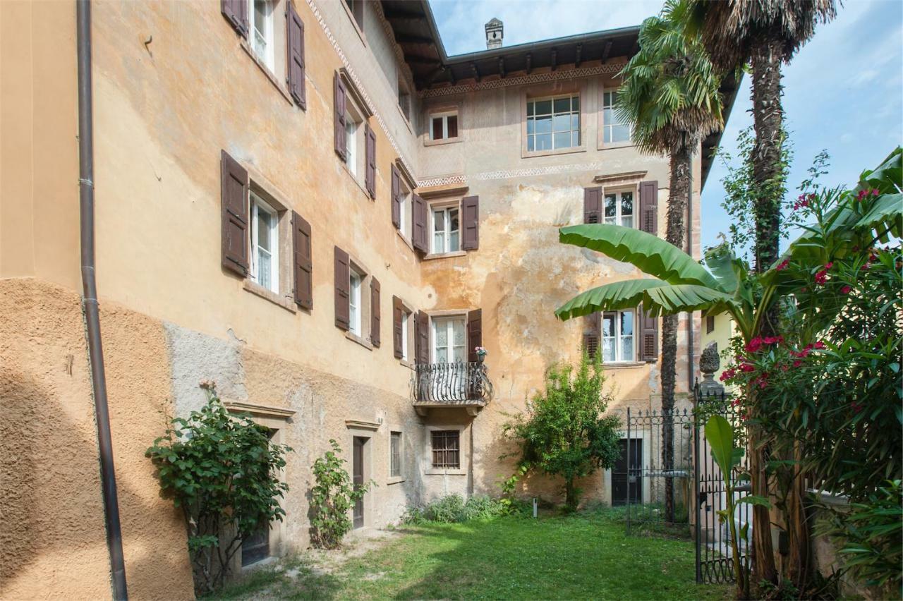 Dimora Storica Caproni Appartement Arco Buitenkant foto